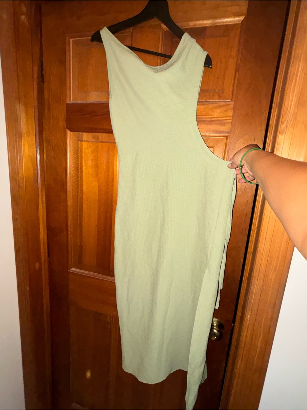 Sleeveless Sage Green Midi Dress - Modern Side Cutout